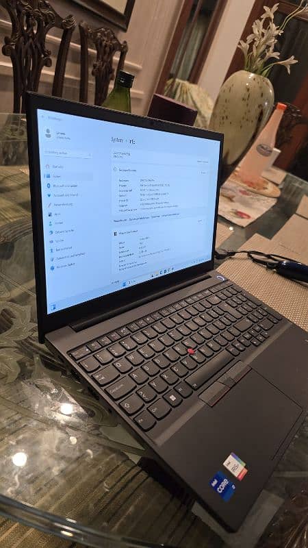 Lenovo Laptop 12th Gen i7 16GB Ram / 512 GB SSD 1