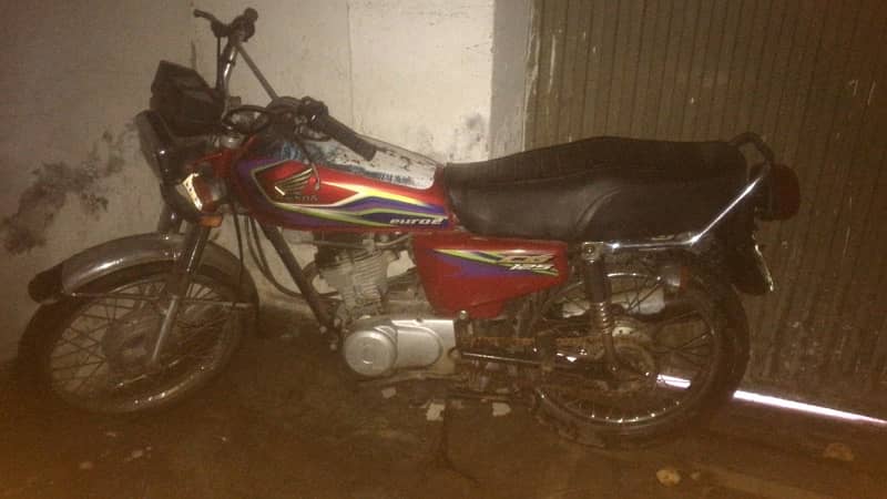 Honda 125 all good urgent sale choti bike lani he 0