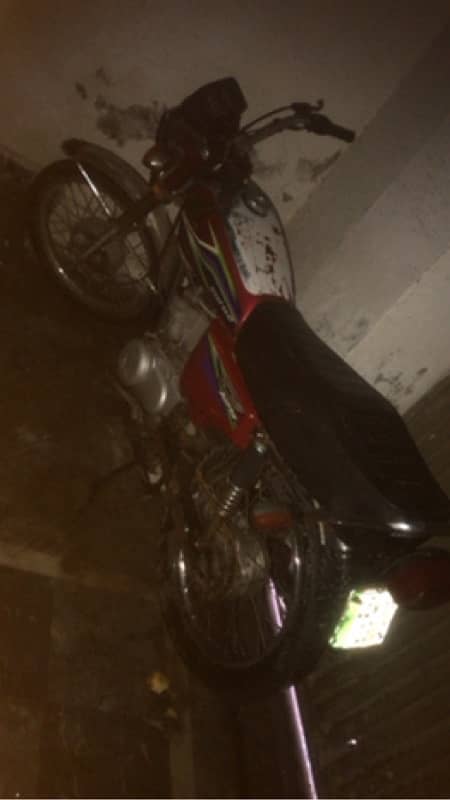 Honda 125 all good urgent sale choti bike lani he 1