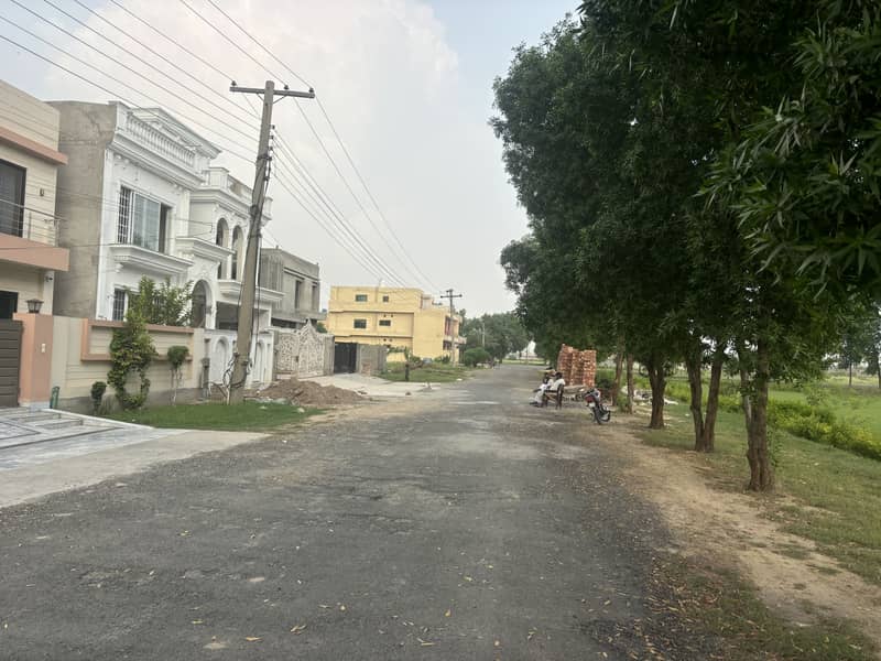 DHA RAHBAR 8 MARLA PLOT WITH LOW PRICE IS UP FOR SALE 4