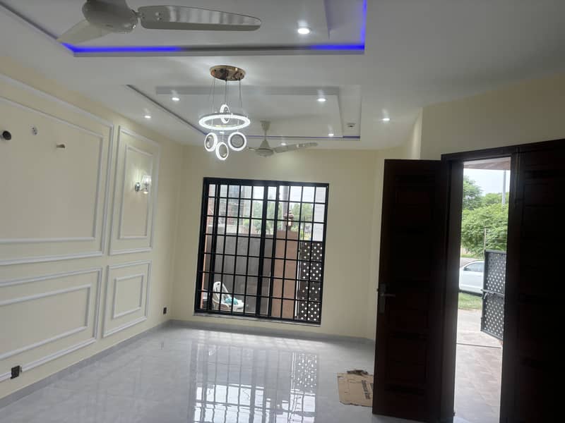 DHA RAHBAR BRAND NEW CORNER MOST BEAUTIFUL HOUSE IS AVAILABLE FOR SALE 7