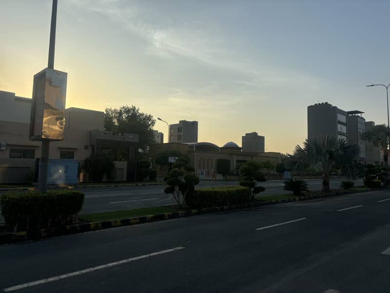 DHA RAHBAR 10 MARLA PLOT 100 FT WIDE ROAD IS UP FOR SALE 3