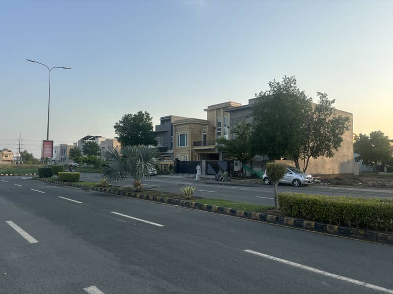 DHA RAHBAR 10 MARLA PLOT 100 FT WIDE ROAD IS UP FOR SALE 4