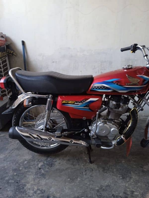 i am selling honda cg 125 2024 2