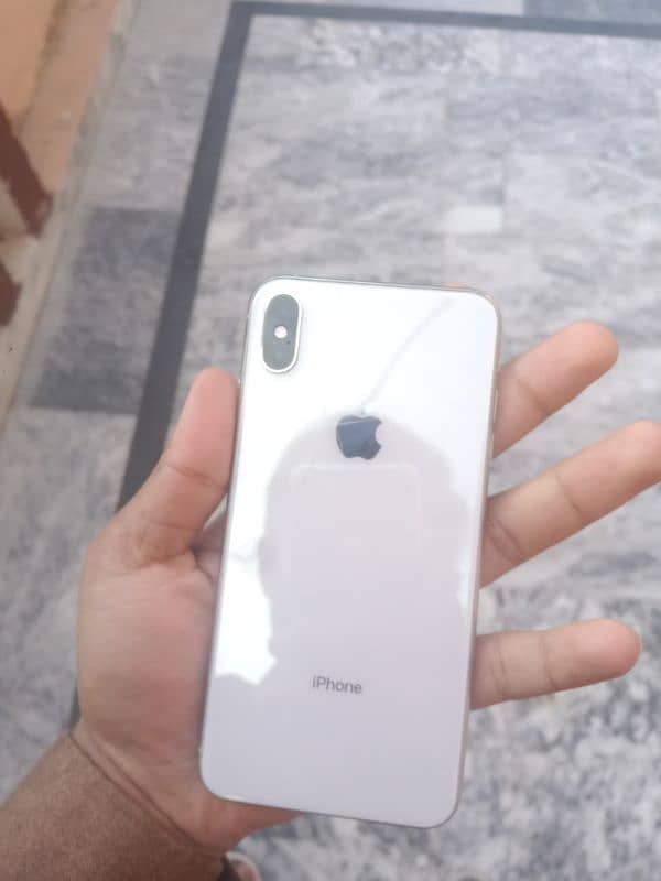 iPhone XsMax Non PTA 7