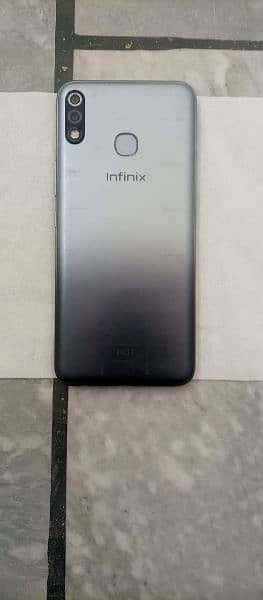 Infinix HOT 8 4