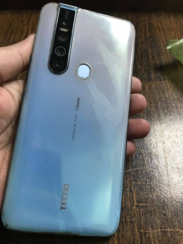 Techno Camon 15 Pro 4