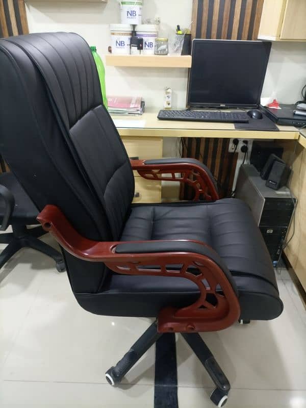 office executive chair Black color 1