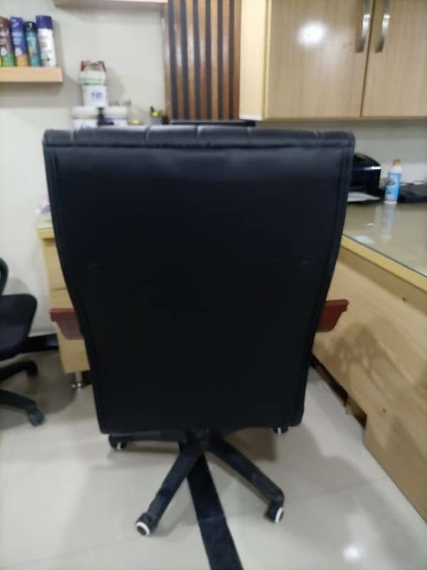 office executive chair Black color 3