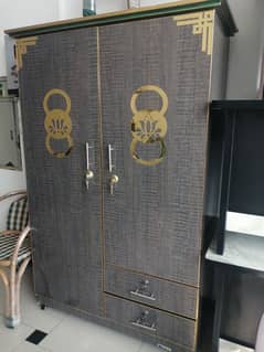 wood wardrobe لکڑی کی الماری