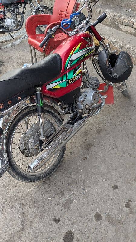 Aoa i am selling honda 70 in very good condition 0