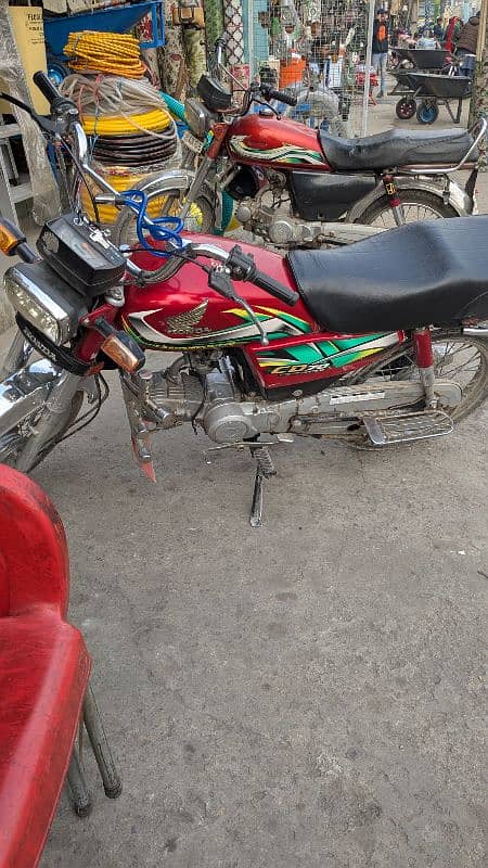 Aoa i am selling honda 70 in very good condition 2