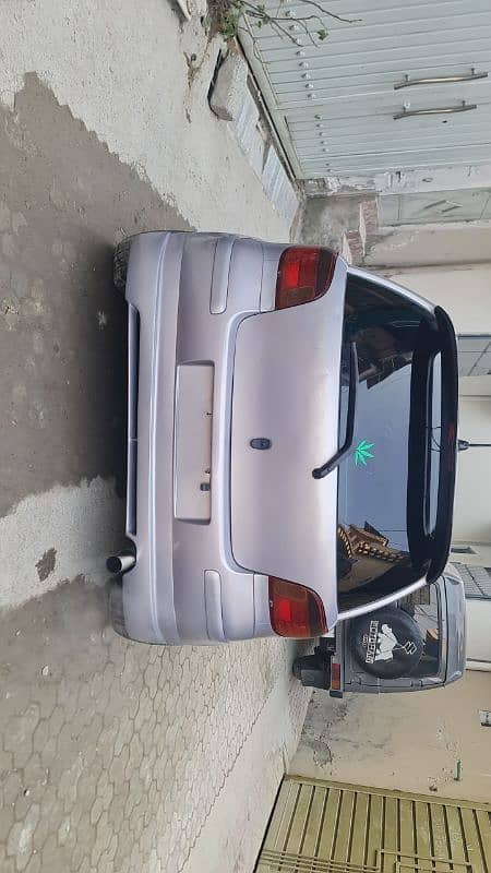 Toyota Vitz 2003 4