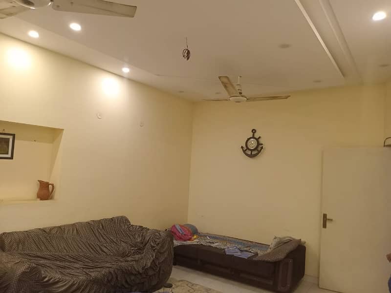 5MARLA SINGLE STORY HOUSE AWAILABLE FOR SALE IN FASIAL TOWN BLOCK D 11