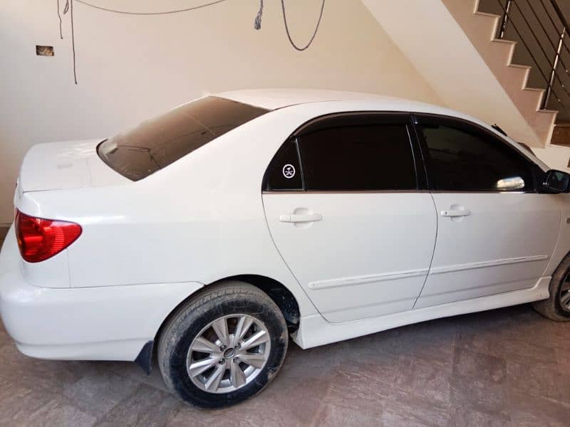 Toyota Corolla saloon 2.0 D 2004 4