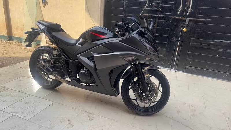 2022 Chinese bike Kawasaki ninja 300 replica  only 2000km driven 2