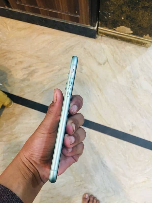 iphone 11 factory unlk 5