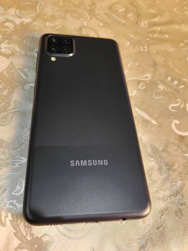 Samsung Galaxy A12 1