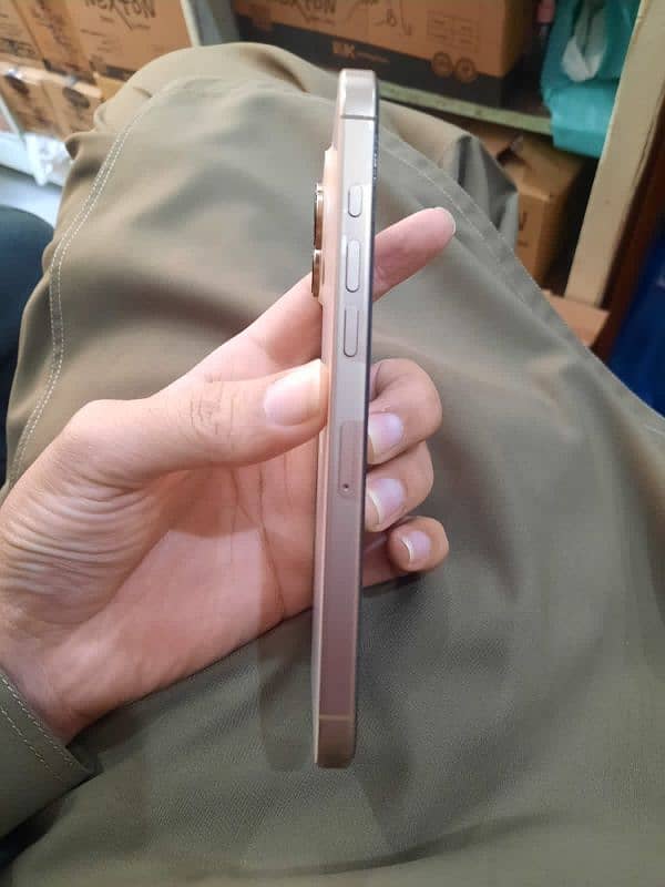 iPhone 16 Pro Max Desiret Titanium 4