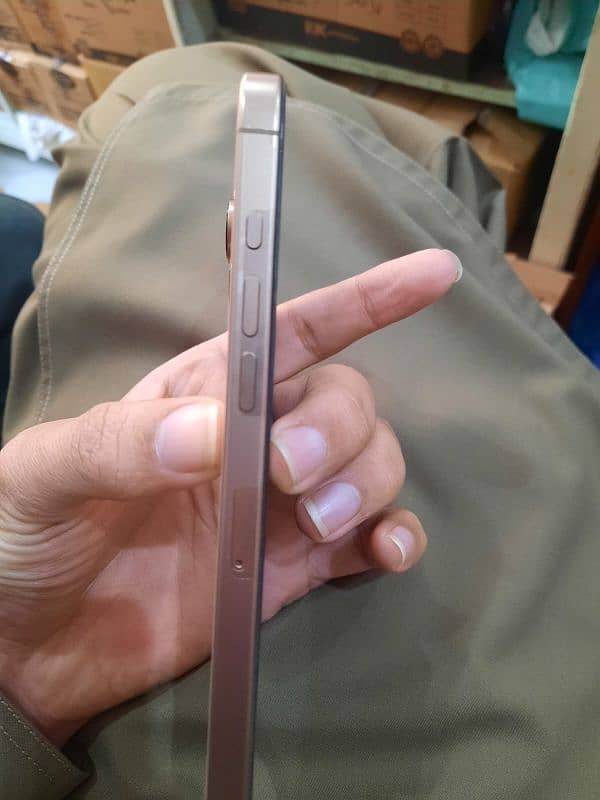 iPhone 16 Pro Max Desiret Titanium 5