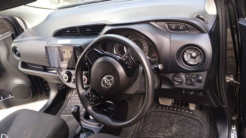 Toyota Vitz 2017 3