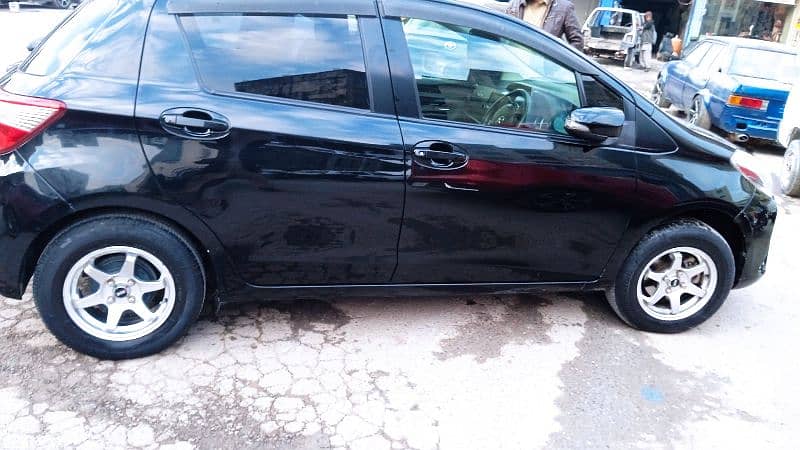 Toyota Vitz 2017 4