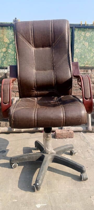 Office chair for sell in good condition 1