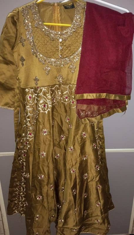 golden frock with dupatta 1