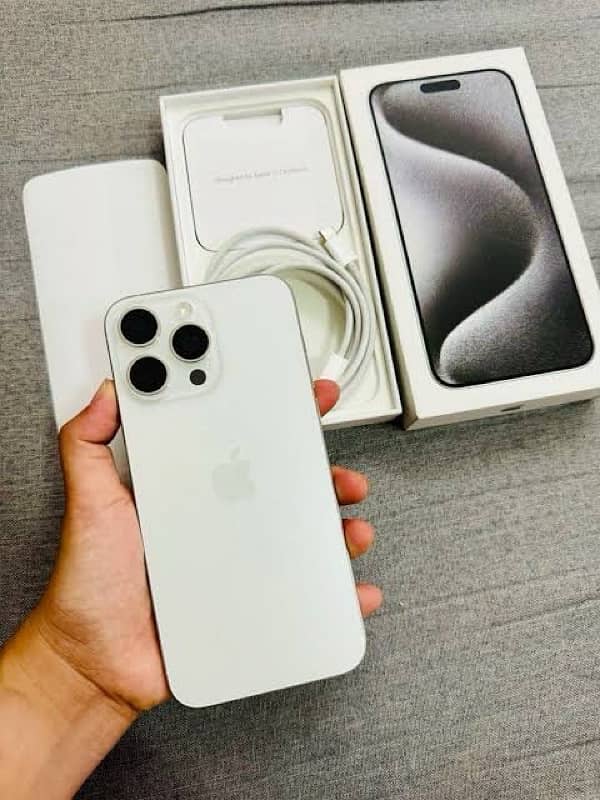 IPHONE 15pro Max White 256GB JV 0