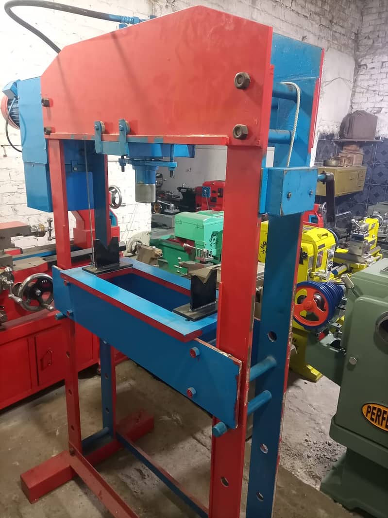 Hydraulic Power Press Machine 9