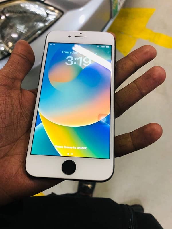 iPhone 8  . . 64 gb non pta 2