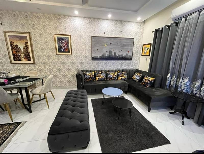 1bed room VIP apartment for rent on daily basis in bahria town 0