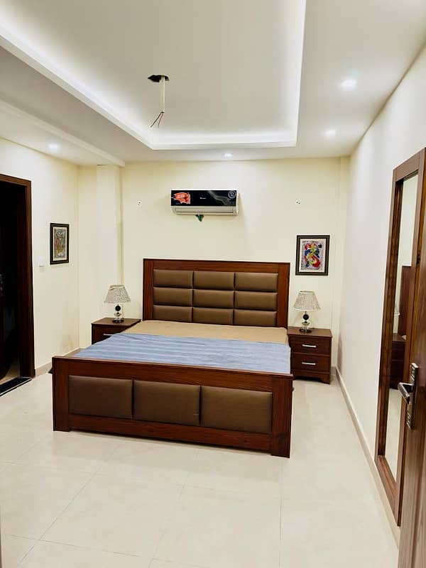 Two bedroom VIP apartment for rent on daily basis in bahria town 7