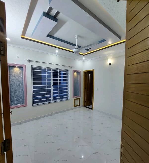 1000 Square Feet House Available In G-14/4 For Sale 3