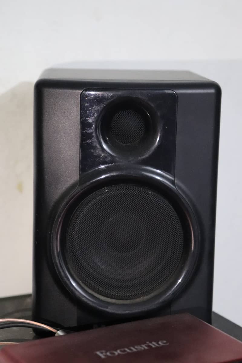 Studiophile M-Audio AV ( 30 ) Studio Monitors Pair 8