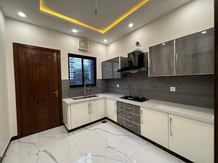 10 Maral Spanish house for sale on top luction Formnite society 11