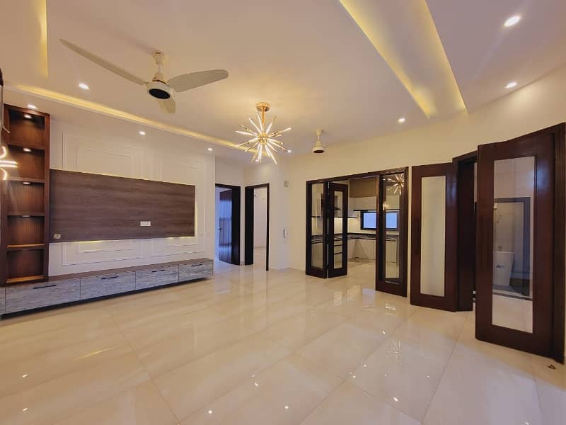 10 Maral most beautiful house for sale Statelife housing lahore 9