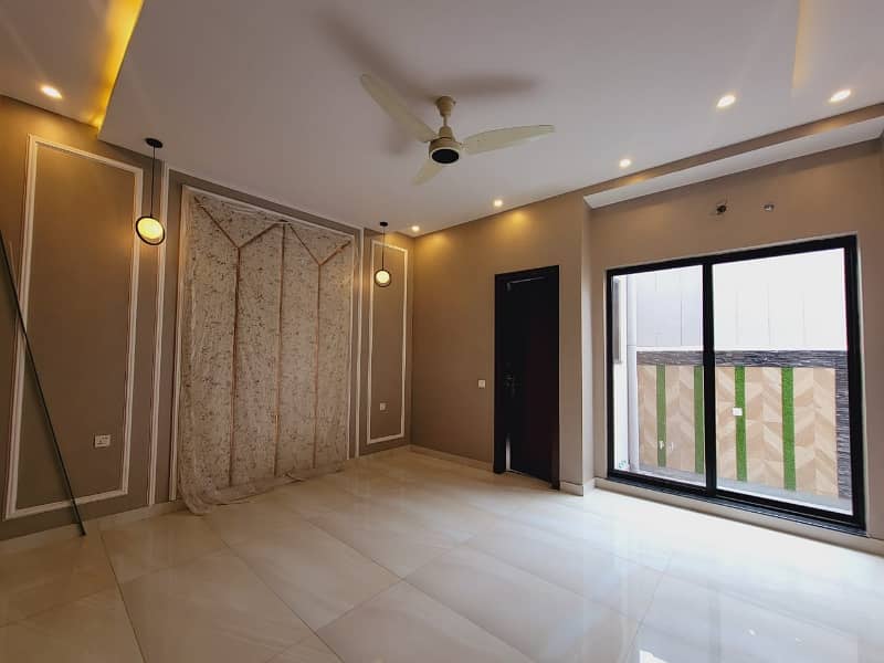 10 Maral most beautiful house for sale Statelife housing lahore 19