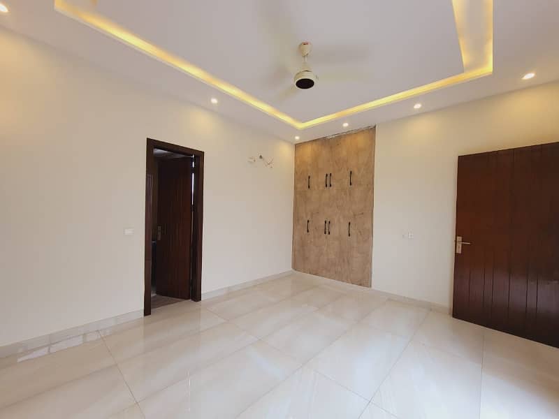 10 Maral most beautiful house for sale Statelife housing lahore 25