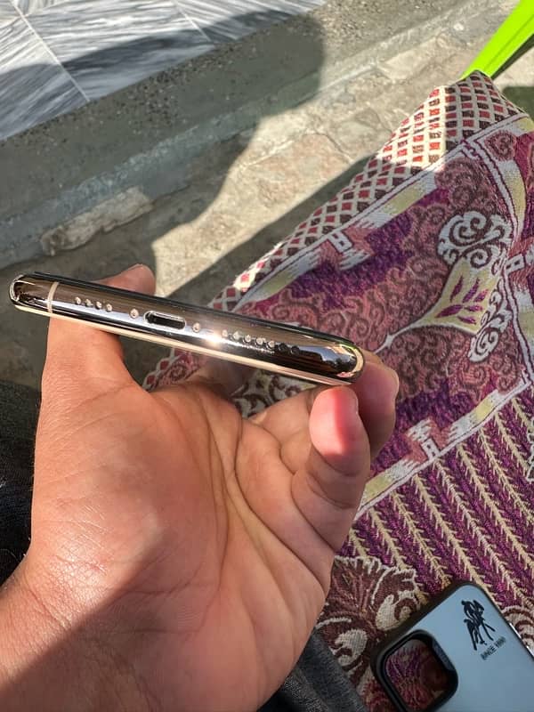 iPhone 11pro max 256GB 4