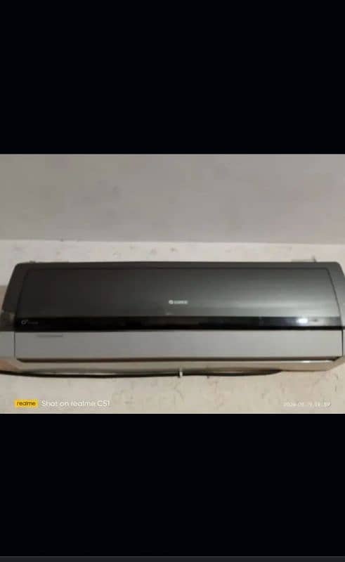 Gree 1.5 ton Dc Inverter heat and cool genuine condition 0