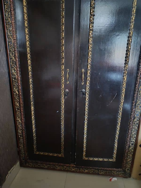 wooden wardrobe 0