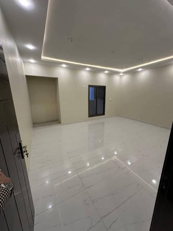 gulshan e iqbal block 5 upper portion 3 bed dd well maintained reday to move 4