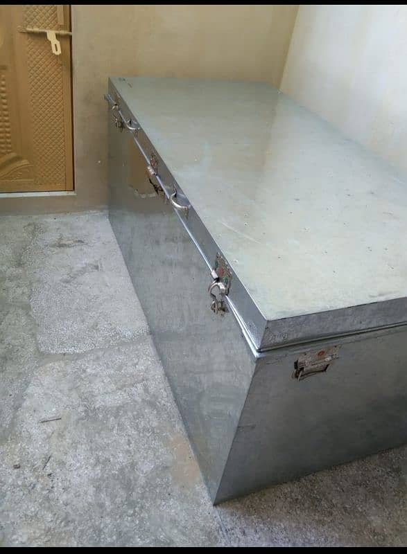 Steel Trunk with Stand 5