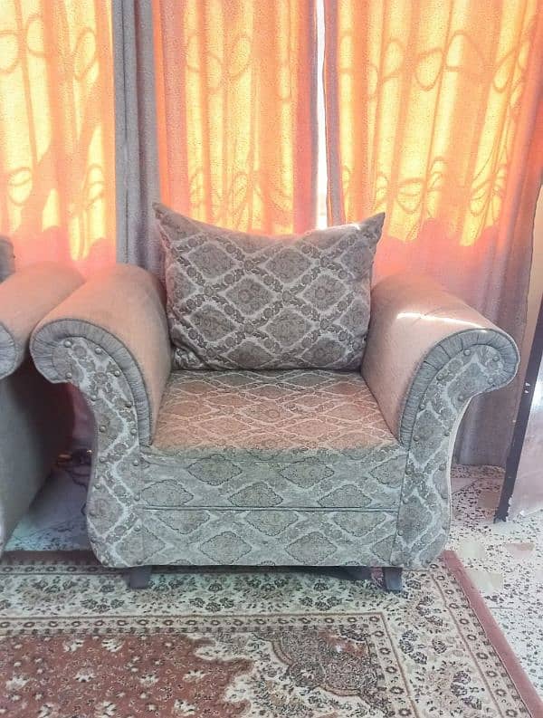 7 Seater sofa set in solid wood 2