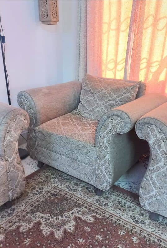 7 Seater sofa set in solid wood 3