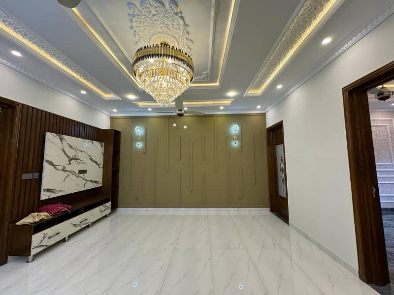 10 MARLA FACING PARK LIKE BRAND NEW HOUSE FOR RENT IN JASMINE BLOCK SECTOR C BAHRIA TOWN LAHORE 25