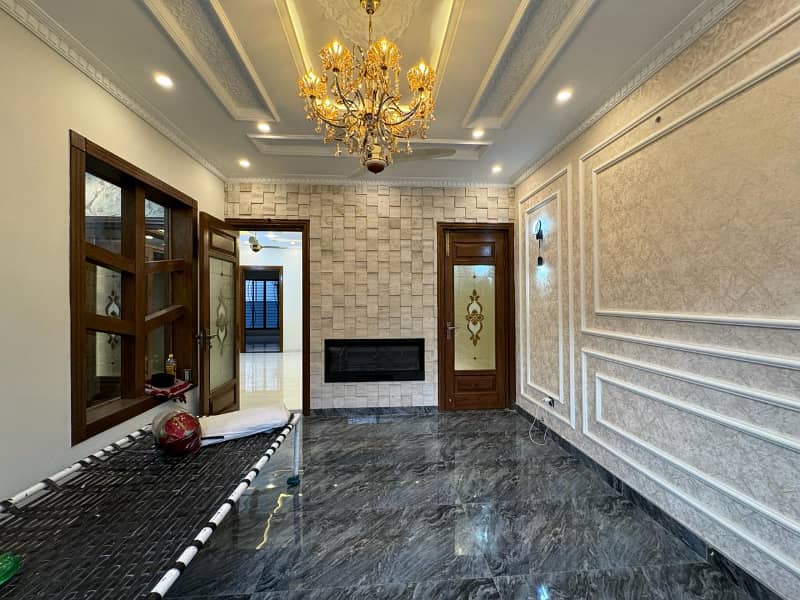 10 MARLA FACING PARK LIKE BRAND NEW HOUSE FOR RENT IN JASMINE BLOCK SECTOR C BAHRIA TOWN LAHORE 27