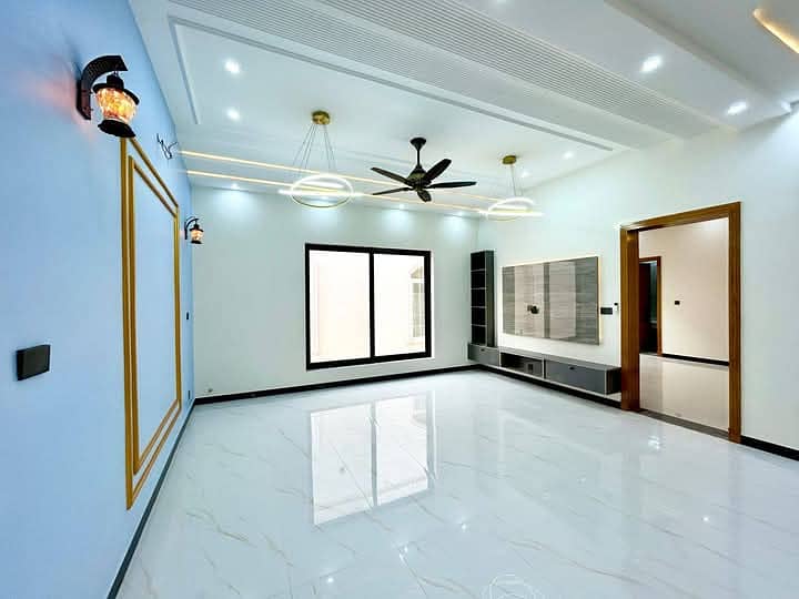 harmain royal residency 3 be dd and 4 bed dd for rent reday to move 4 bed 105k and 3 bed 90k with maintainanace 0