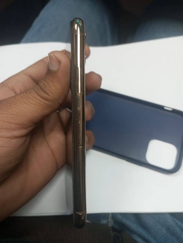 iphone 11pro Pta approved 5